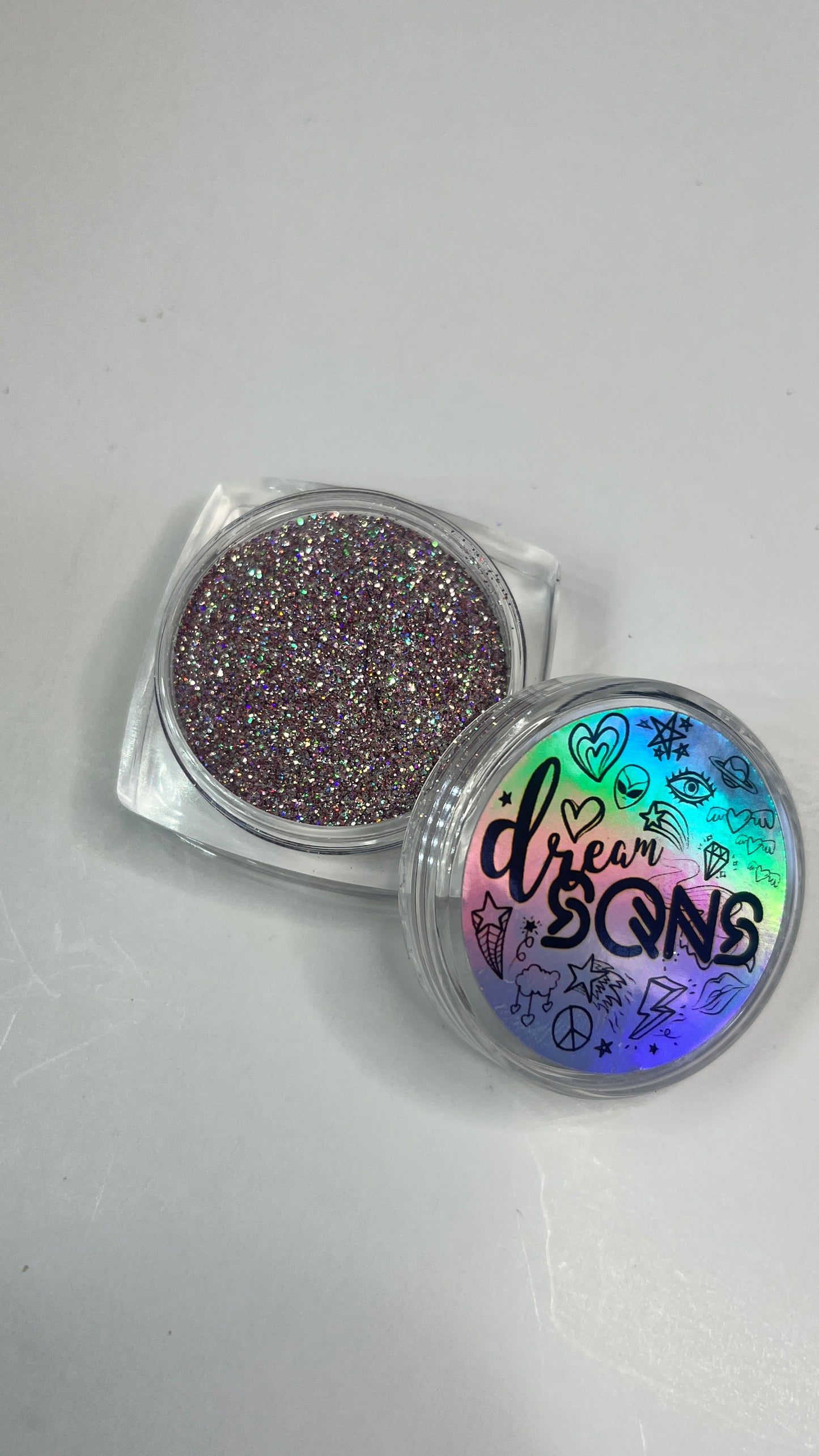 Femme Ultra Fine Glitter - DreamSQNS