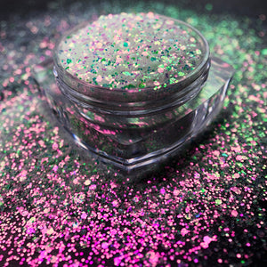 A side view image of Love Potion Fine Iridescent Glitter by DreamSQNS in the component